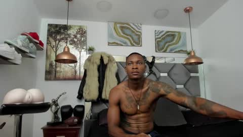 HOT MEN BLACK online show from January 23, 2025, 12:52 pm