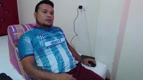 King LEO  online show from January 7, 2026, 1:24 pm