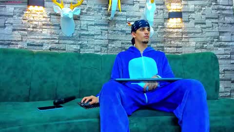 king voy online show from November 15, 2025, 9:32 pm