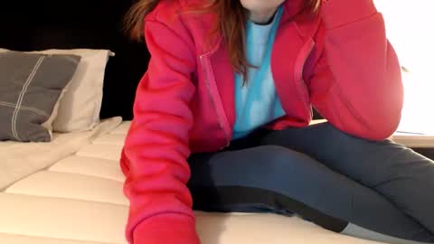 sexysexyhotwetpinkredpussy online show from January 16, 2026, 6:45 pm