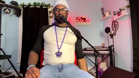 KC online show from February 6, 2025, 2:44 am