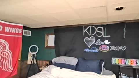 kingdaddysayless online show from June 12, 2026, 11:35 pm