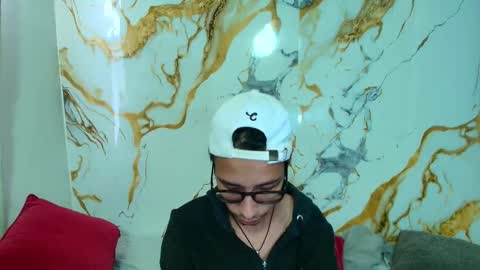 kingdanny_8 online show from March 16, 2026, 5:17 pm