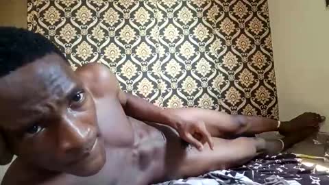 kingemizzy online show from October 27, 2025, 1:04 pm