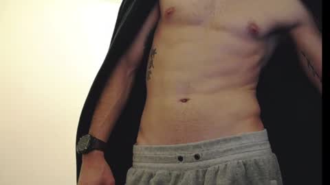 Snapshot of kingkarlos_ chatting on December 24, 2024, 10:28 pm KingKarlos online show from December 24, 2024, 10:28 pm