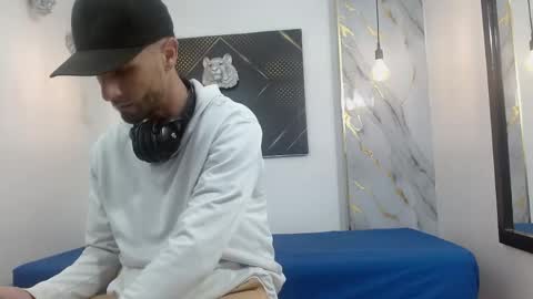 Snapshot of kingoftemptation chatting on April 12, 2026, 3:44 am KING online show from April 12, 2026, 3:44 am