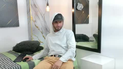 Snapshot of kingoftemptation chatting on May 7, 2026, 4:18 am KING online show from May 7, 2026, 4:18 am