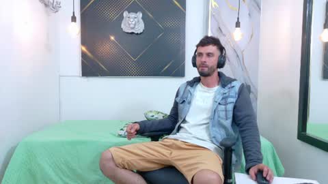 Snapshot of kingoftemptation chatting on June 10, 2026, 4:01 am KING online show from June 10, 2026, 4:01 am