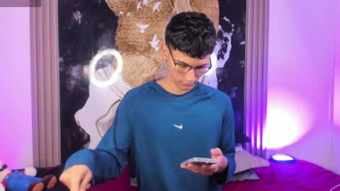  A L E X  online show from April 28, 2026, 7:02 am