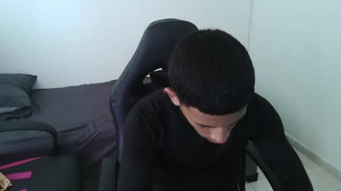 Snapshot of kings_latins chatting on April 19, 2026, 10:23 pm DOMINANT ALPHA KINGS online show from April 19, 2026, 10:23 pm