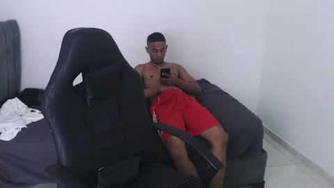 Snapshot of kings_latins chatting on May 18, 2026, 4:07 am DOMINANT ALPHA KINGS online show from May 18, 2026, 4:07 am