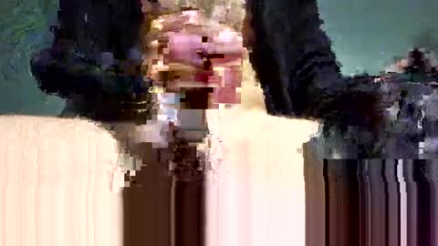 Snapshot of kingstache chatting on January 4, 2025, 6:19 pm Kingstache online show from January 4, 2025, 6:19 pm