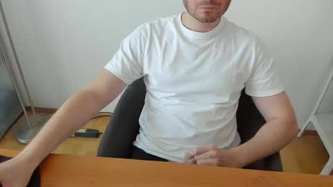 Snapshot of kinksubbydubby chatting on September 19, 2025, 4:18 pm kinksubbydubby online show from September 19, 2025, 4:18 pm