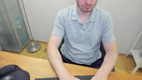 Snapshot of kinksubbydubby chatting on October 6, 2025, 5:43 pm kinksubbydubby online show from October 6, 2025, 5:43 pm