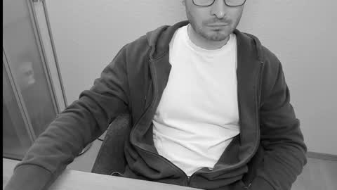 Snapshot of kinksubbydubby chatting on October 21, 2025, 4:51 pm kinksubbydubby online show from October 21, 2025, 4:51 pm