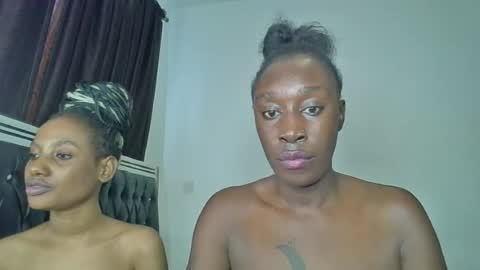 Snapshot of kinky_leila chatting on June 27, 2026, 6:51 am kinky_leila online show from June 27, 2026, 6:51 am