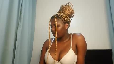 Lola online show from October 18, 2025, 6:30 pm