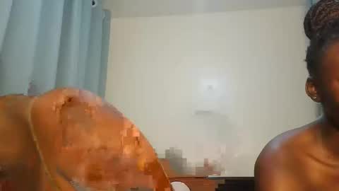 Lola online show from October 1, 2025, 6:58 pm