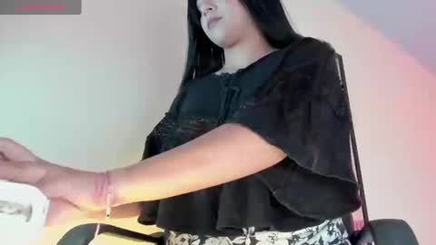 Snapshot of kinky_yeyns chatting on January 14, 2025, 11:37 pm kinky yeyns online show from January 14, 2025, 11:37 pm