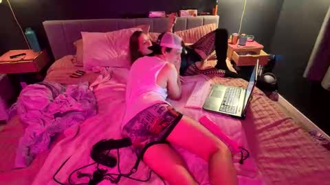 Kinkyblinders online show from October 18, 2025, 10:38 am