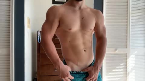 kinkybuffboy online show from December 24, 2024, 4:40 pm
