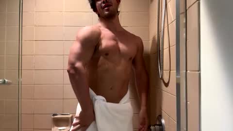 kinkybuffboy online show from November 26, 2025, 5:36 pm