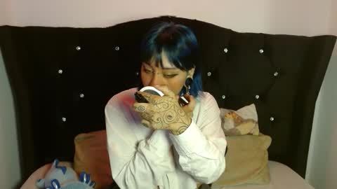 kinkydoll69_ online show from September 12, 2025, 7:47 pm