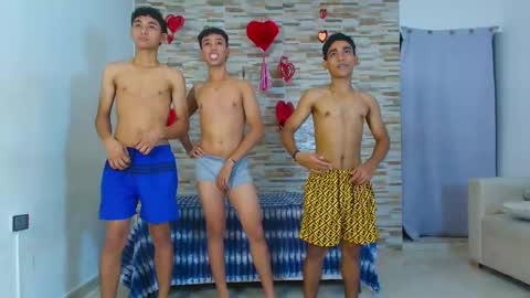 Snapshot of kinkyhousexxx chatting on March 6, 2026, 1:24 am kinkyhousexxx online show from March 6, 2026, 1:24 am