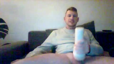 kinkylionboy online show from December 4, 2025, 8:50 pm