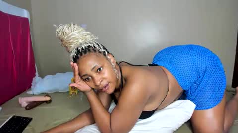 Kinky online show from September 25, 2025, 7:45 am