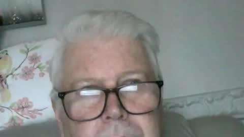 kinkynylons60 online show from September 17, 2025, 5:25 pm