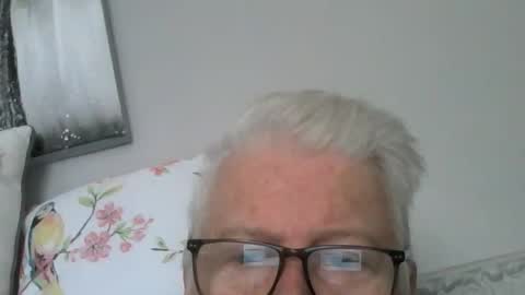 kinkynylons60 online show from September 18, 2025, 10:28 am
