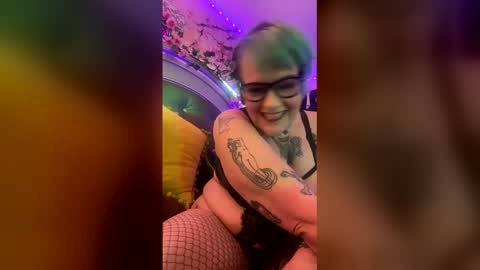 Snapshot of kinkypinkyplay2 chatting on February 15, 2026, 2:08 am Kinky Pinky online show from February 15, 2026, 2:08 am