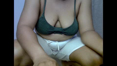 Snapshot of kinkyxxjuice chatting on November 3, 2025, 11:22 am kinkyxxjuice online show from November 3, 2025, 11:22 am