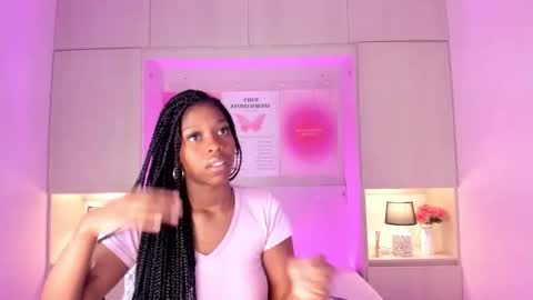 Snapshot of kiomarabaker chatting on October 23, 2025, 12:15 pm M A R A online show from October 23, 2025, 12:15 pm