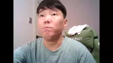 Snapshot of kioto795 chatting on January 18, 2026, 5:22 am kioto795 online show from January 18, 2026, 5:22 am