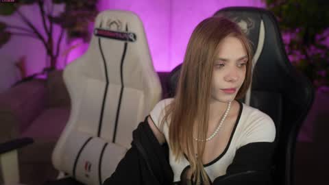 Sweet girls online show from April 22, 2026, 7:11 am