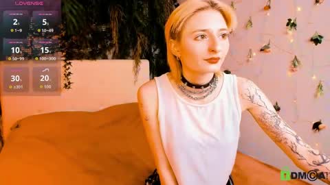 Kira online show from April 23, 2026, 9:17 pm