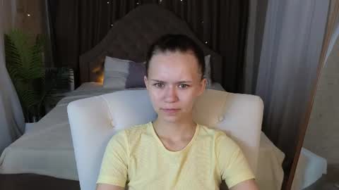kira_bliss_ online show from August 2, 2026, 1:26 am