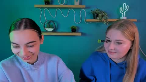 kira_light__ online show from October 22, 2025, 9:20 am