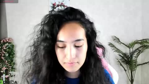 Snapshot of kira_lilian chatting on September 17, 2025, 3:41 am Aura online show from September 17, 2025, 3:41 am