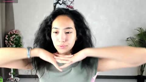 Snapshot of kira_lilian chatting on September 20, 2025, 3:51 am Aura online show from September 20, 2025, 3:51 am