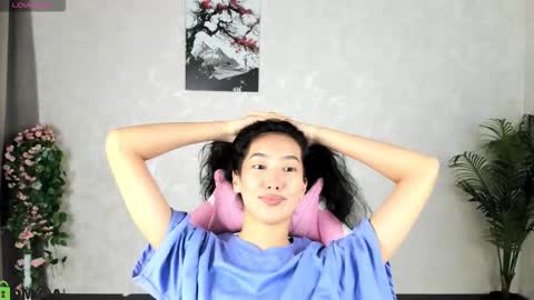 Snapshot of kira_lilian chatting on September 24, 2025, 4:16 am Aura online show from September 24, 2025, 4:16 am