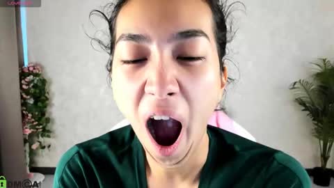 Snapshot of kira_lilian chatting on September 26, 2025, 3:43 am Aura online show from September 26, 2025, 3:43 am