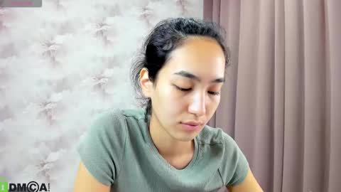 Snapshot of kira_lilian chatting on October 1, 2025, 4:07 am Aura online show from October 1, 2025, 4:07 am