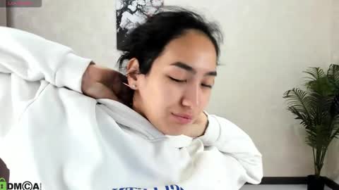 Snapshot of kira_lilian chatting on October 6, 2025, 3:26 am Aura online show from October 6, 2025, 3:26 am