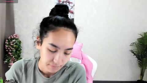 Snapshot of kira_lilian chatting on October 28, 2025, 2:59 am Aura online show from October 28, 2025, 2:59 am