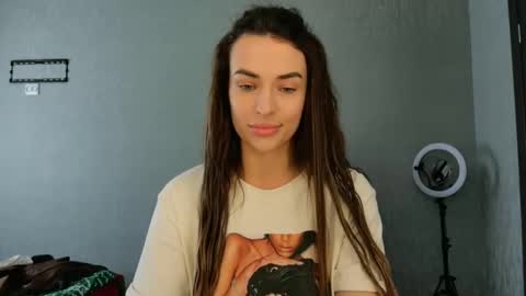 Snapshot of kira_love1 chatting on April 15, 2026, 9:16 am Kira love1 online show from April 15, 2026, 9:16 am
