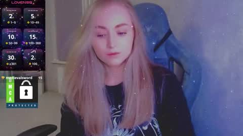 Snapshot of kira_love_sleep chatting on October 30, 2025, 3:02 pm you know thumb up me please its important online show from October 30, 2025, 3:02 pm