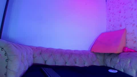 kira online show from September 23, 2025, 11:57 am